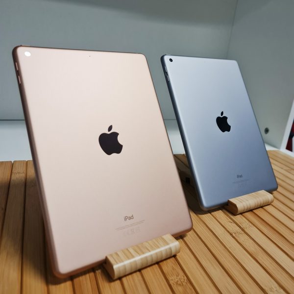 Apple iPad 6th Generation 9.7" WiFi - Image 9